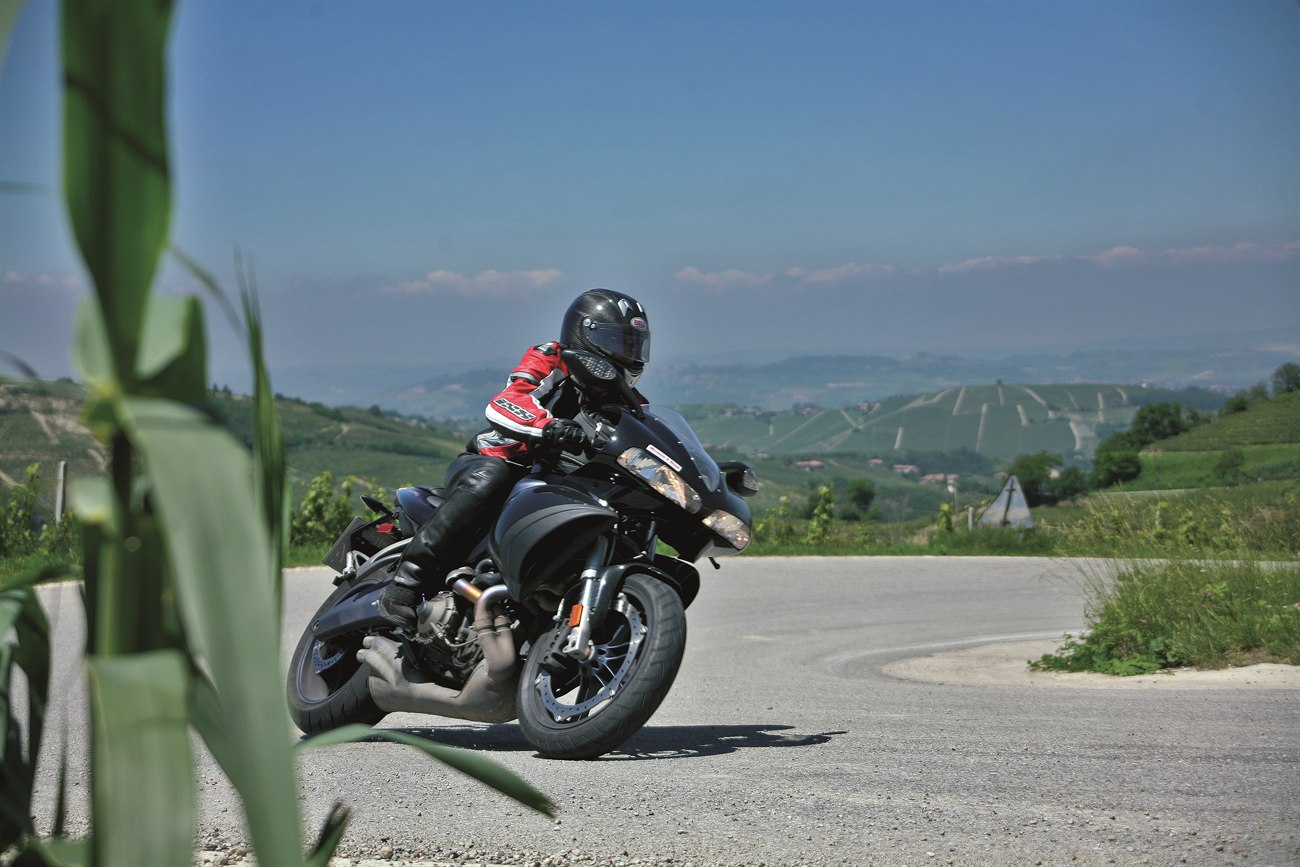Motorradfahren im Piemont